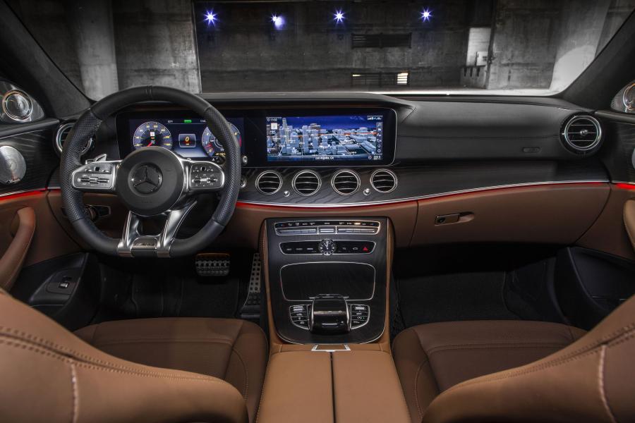 Торпедо Mercedes-AMG E53 4Matic+ 2018 года  (NA) (фото 3 из 40)